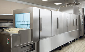 FT1000e STEAM Flight-Type Dishwashing Machine